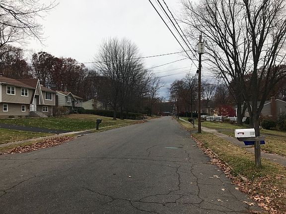 5th image of 37 Fleetwood Dr