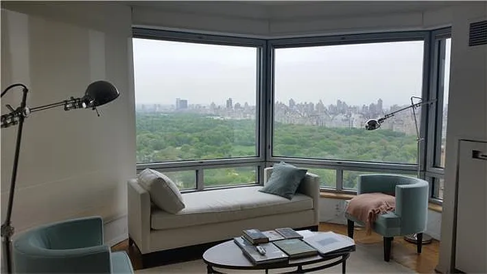 Rented by La Seven Inc. | media 2