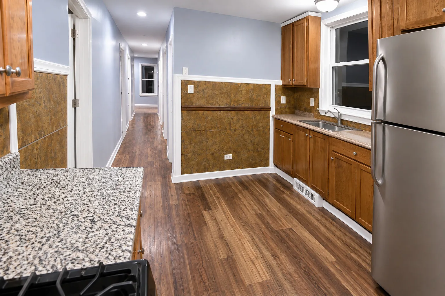 3 bed, 1140 sqft, $2,497 — Photo 3
