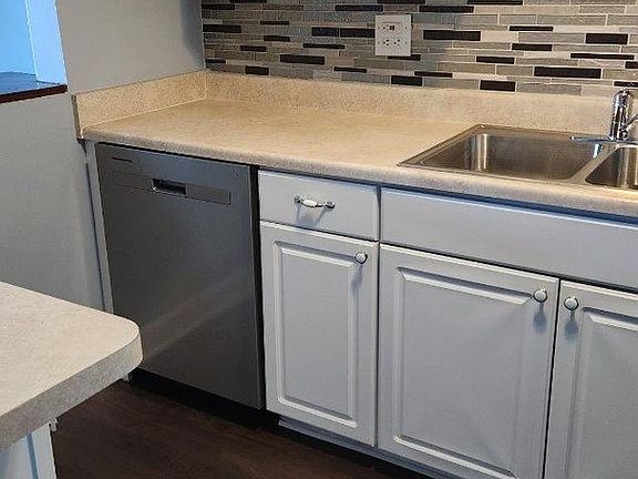 2nd image of 1001 8th Ave APT 5