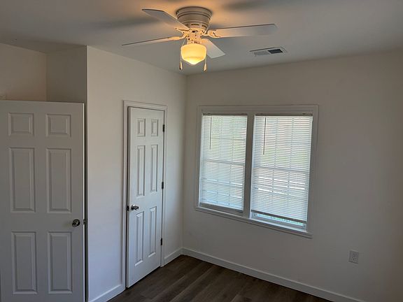 5th image of 4015 5th St