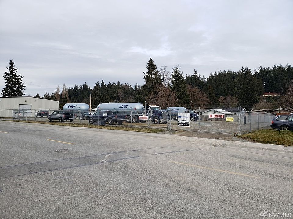 1st image of 1724 Railroad Ave