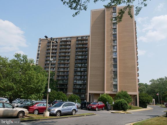2nd image of 6100 Westchester Park Dr APT 802