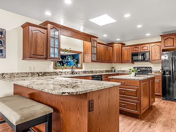4th image of 522 Blevins Rd