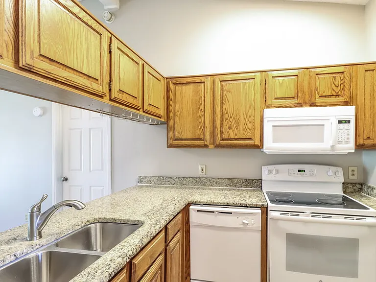 226 Lemon Dr — Photo 6