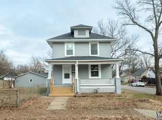 1148 SW Macvicar Ave, Topeka, KS 66604