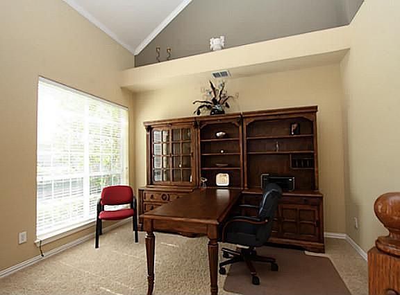 4th image of 524 Abbey Ct