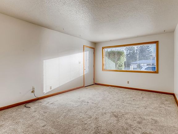 2nd image of 1241 SE Walnut St Unit B