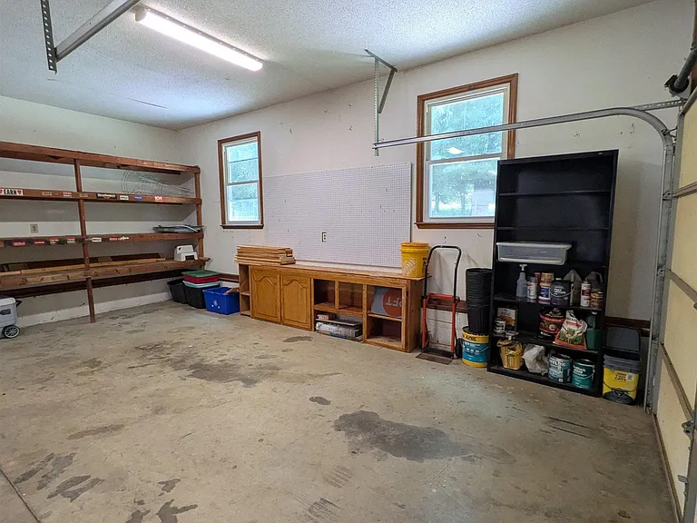 102 Huntington Ridge Rd — Photo 35
