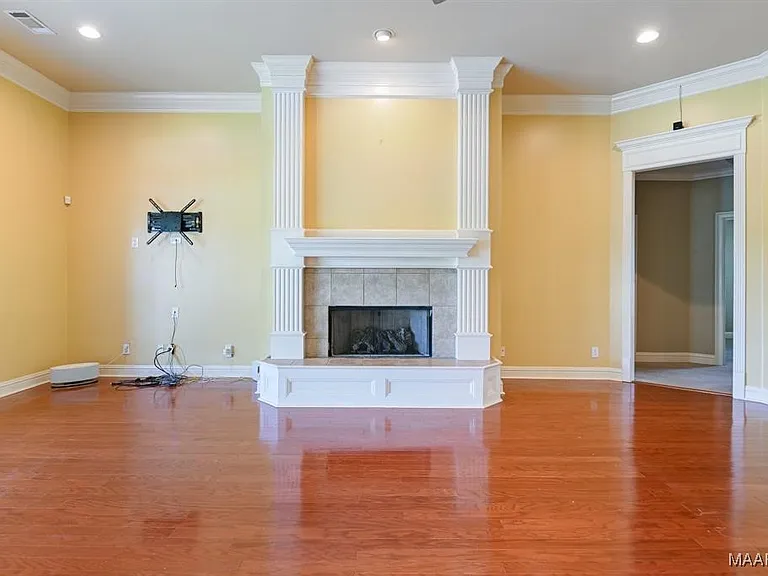 8318 Chadburn Way — Photo 9