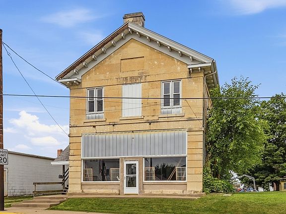 2nd image of 412 Main St