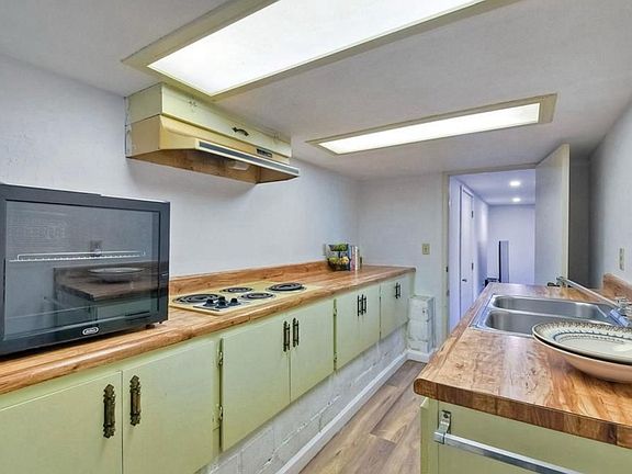 4th image of 9614 Meadow Mesa Dr #2