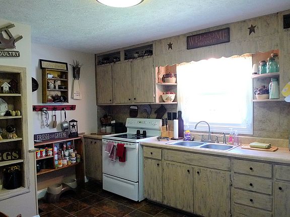 5th image of 912 Magnolia Ln