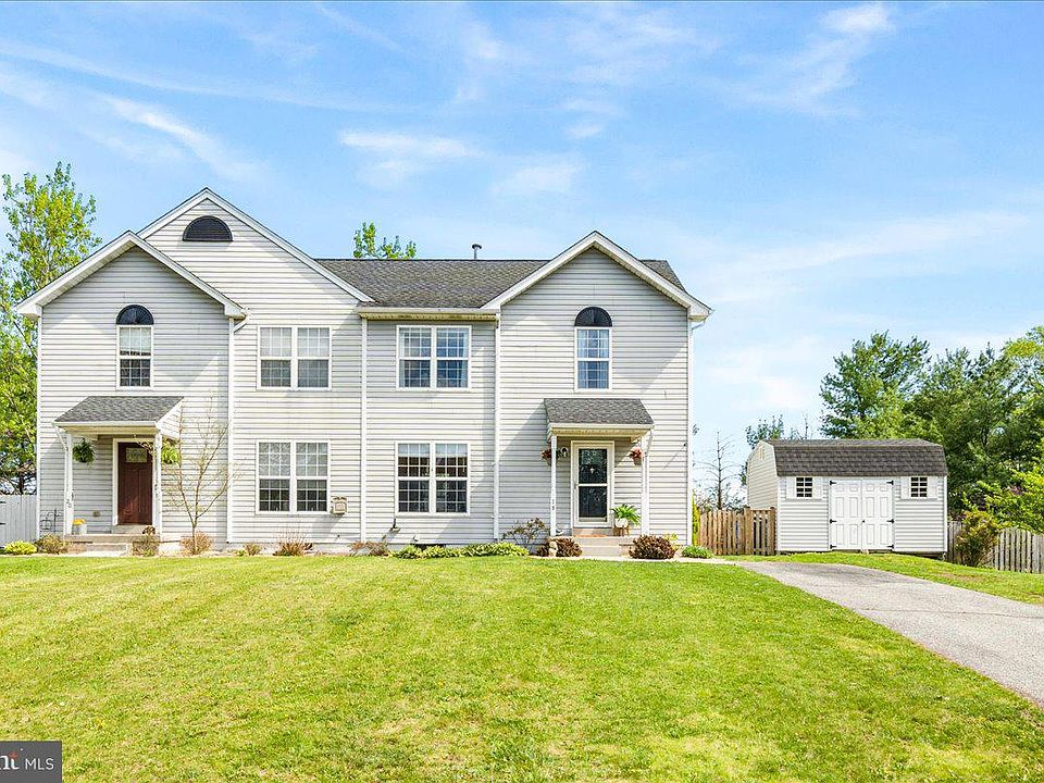 1st image of 18 Robindale Dr