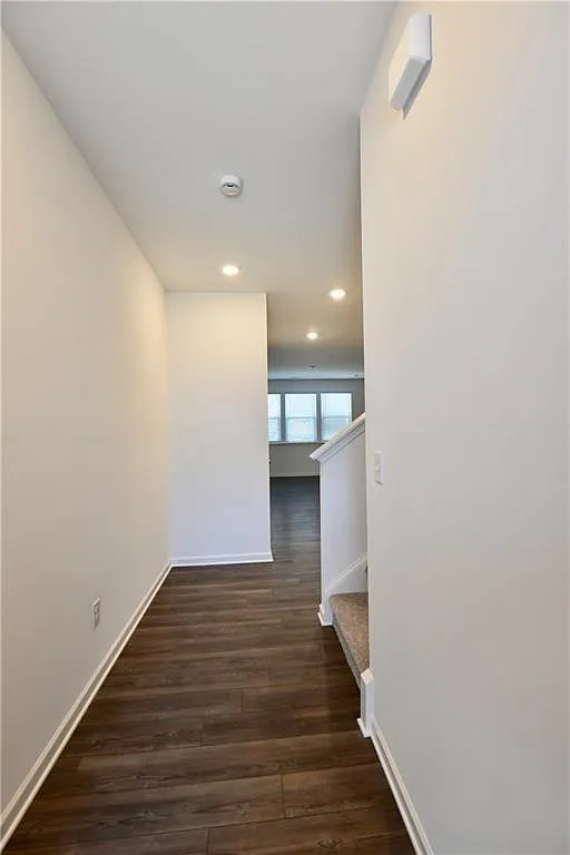 3 bed, 2.5 bath, 1831 sqft, $1,950 — Photo 2