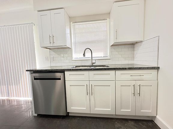 5th image of 5026 W Washington St #1