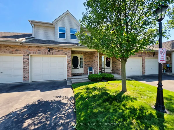 5070 Drummond Rd #28, Niagara Falls, ON L2E 6E4