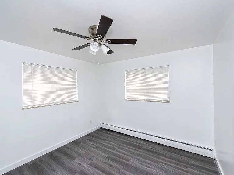 469 Olden Ave — Photo 36