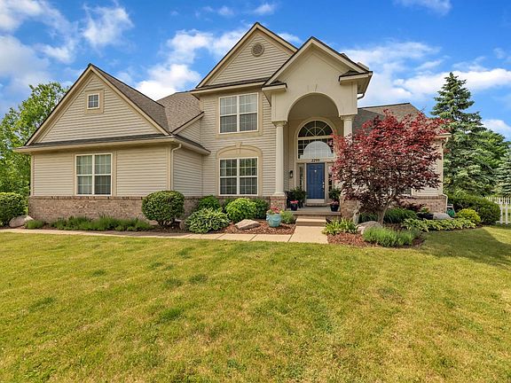 4th image of 2299 Canyon Ct