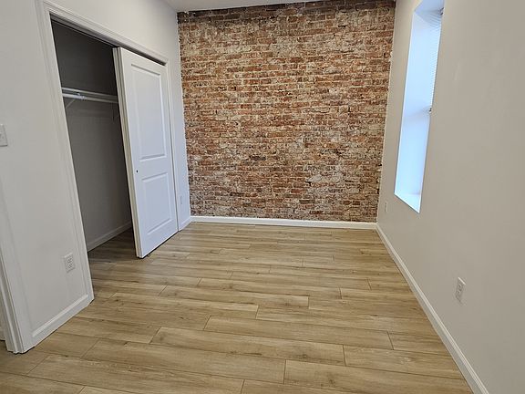 5th image of 5220 Larchwood Ave Floor 2