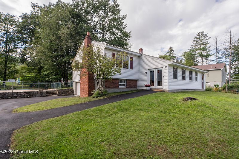 2nd image of 29 Grove Court