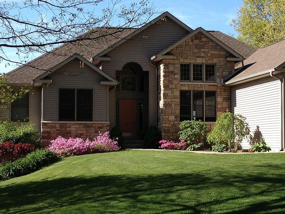 1st image of 26697 Rosemary Ln