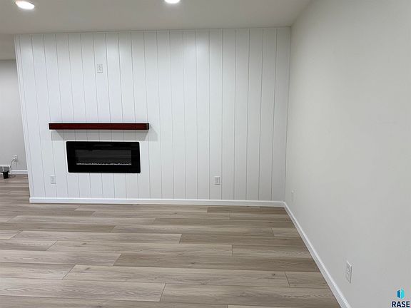 5th image of 708 S Relanto St