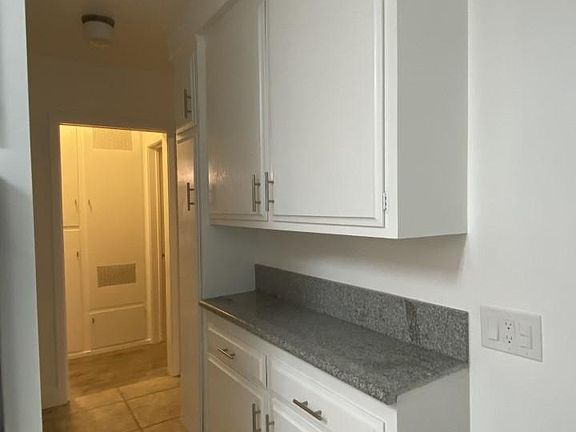 4th image of 11207 Mansel Ave