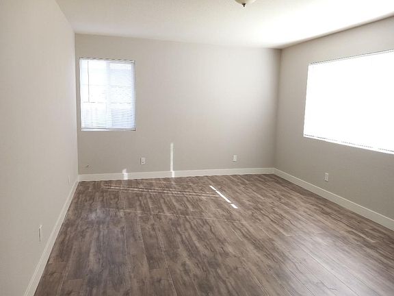 2nd image of 2569 Crystal Dr