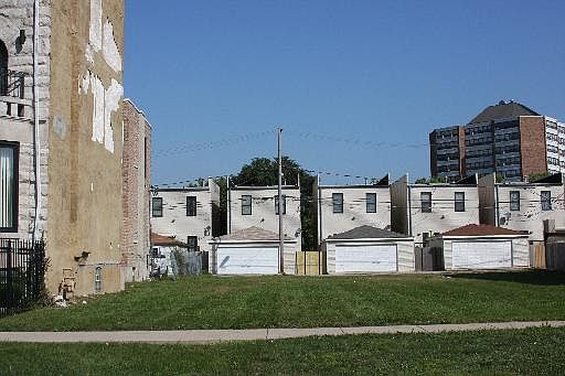 1st image of 442 E Bowen Ave