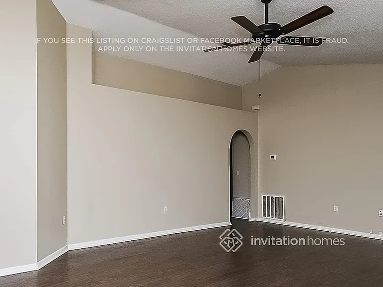 17037 Holmby Ct — Photo 8