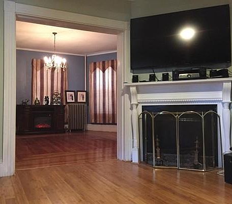 4th image of 25 Essex St
