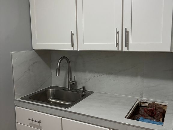 3rd image of 3030 SW 122nd Ave