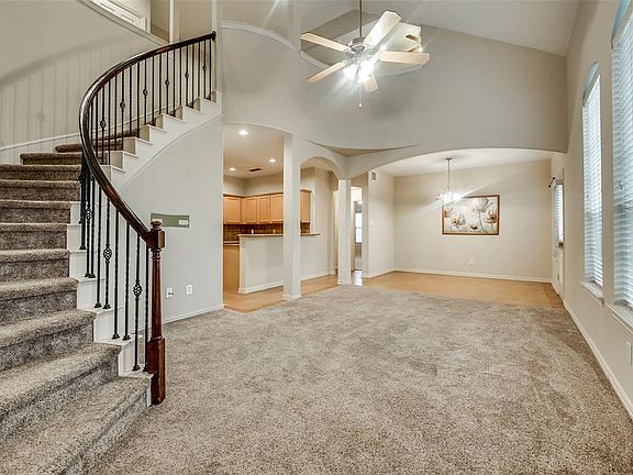 4th image of 211 Wooded Glen Ct