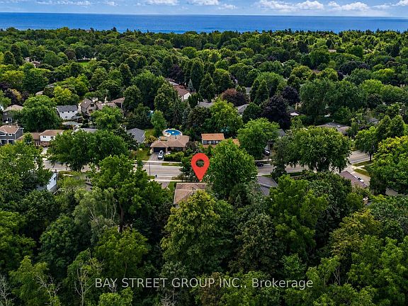 3rd image of 2283 Devon Rd
