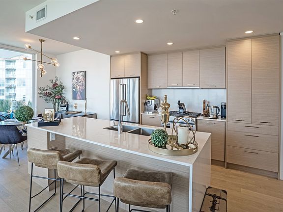 4th image of 1181 Sunset Dr #1405