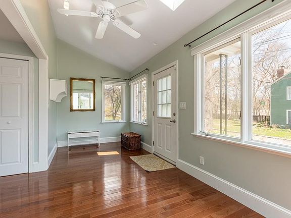 2nd image of 8 Dewing Rd