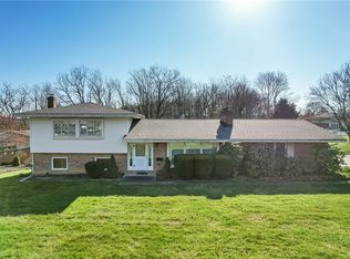 106 Glenfield Dr, Beaver, PA 15009