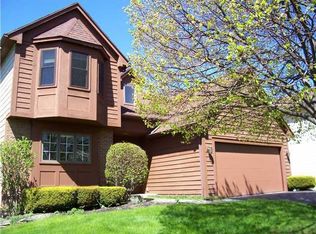 12 Stonebridge Cres, Fairport, NY 14450