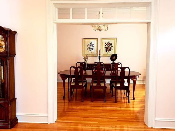 4th image of 182 Whispering Oaks Dr