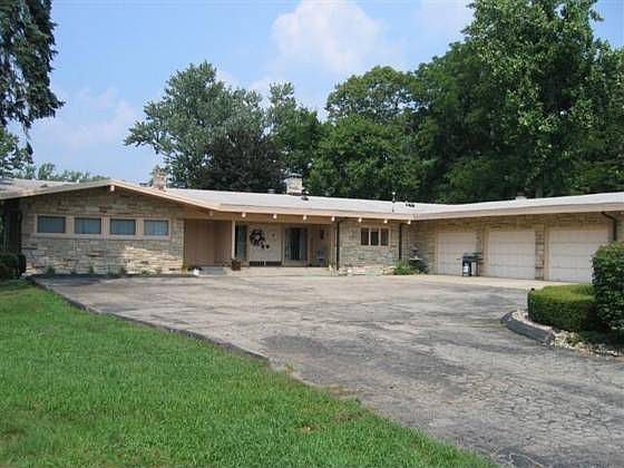 1st image of 802 W Vistula St