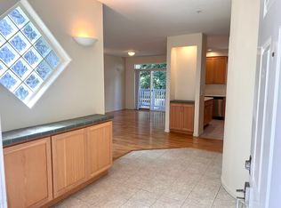 1709 18th Ave APT 203, Seattle, WA 98122