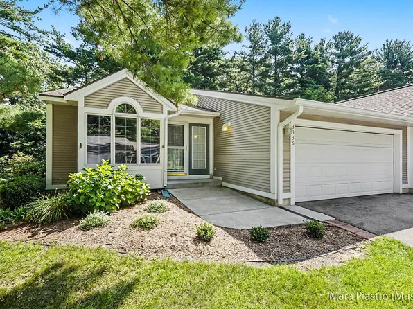 3336 Woodwind Dr NE #32, Grand Rapids, MI 49525
