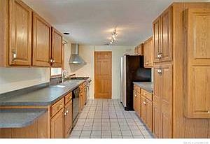 4th image of 114 Woodland Dr