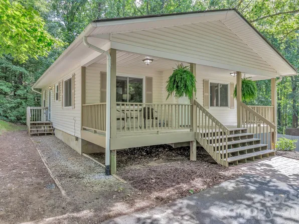 18 McTindal Cir, Asheville, NC 28803