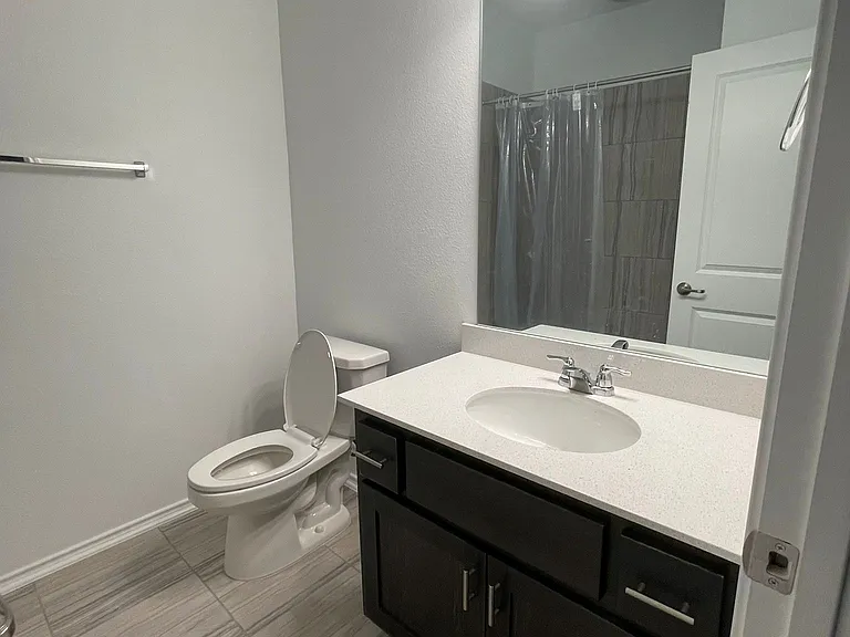 4400 Tilley St — Photo 2