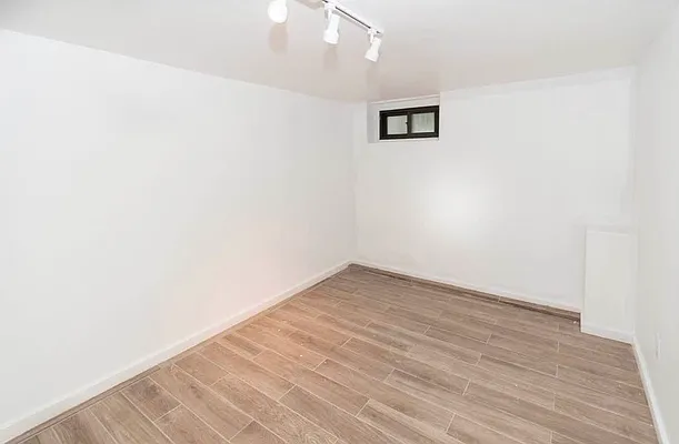 Rented by RealTegrity NY LLC | media 117