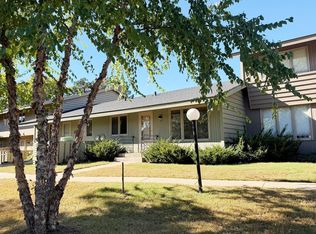 61 Windsor Ct, New Brighton, MN 55112