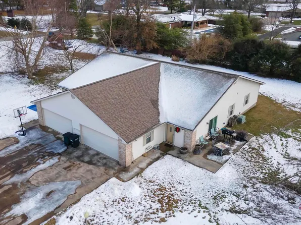 1212 Montebello Dr, Herrin, IL 62948