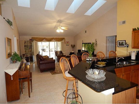 4th image of 2409 Huntingdale Ln